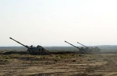 Ümumqoşun poliqonlarında raket-artilleriya bölmələrinin taktiki təlimləri keçirilir (FOTO/VİDEO)