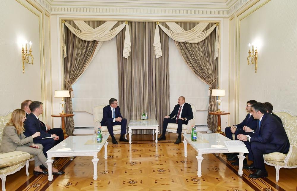 President Ilham Aliyev receives CISCO delegation (PHOTO)