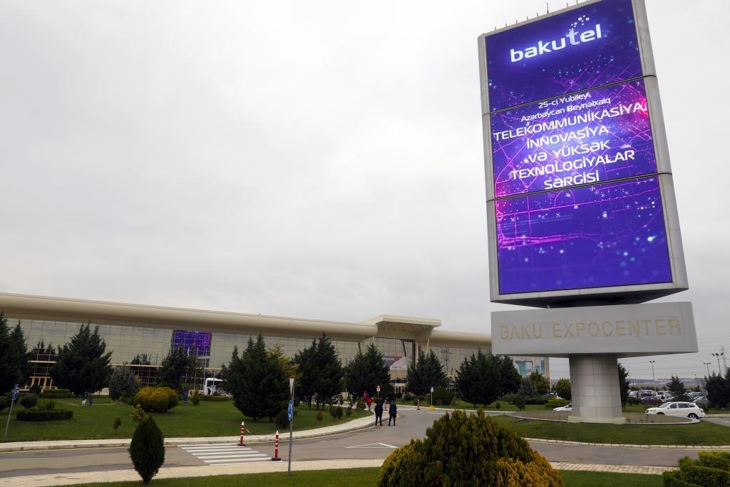 На выставке Bakutel Центр DOST оказывает гражданам услуги без регистрации (ФОТО)