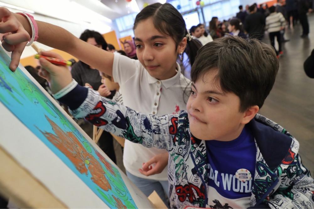 По случаю Международного дня инвалидов в Баку прошел детский фестиваль «Разные, но равные» (ФОТО)