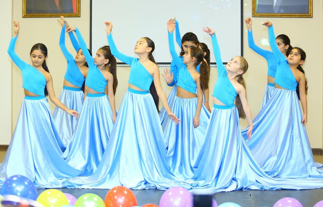Мода без границ! В Баку прошло дефиле детей с ограниченными возможностями здоровья (ФОТО)