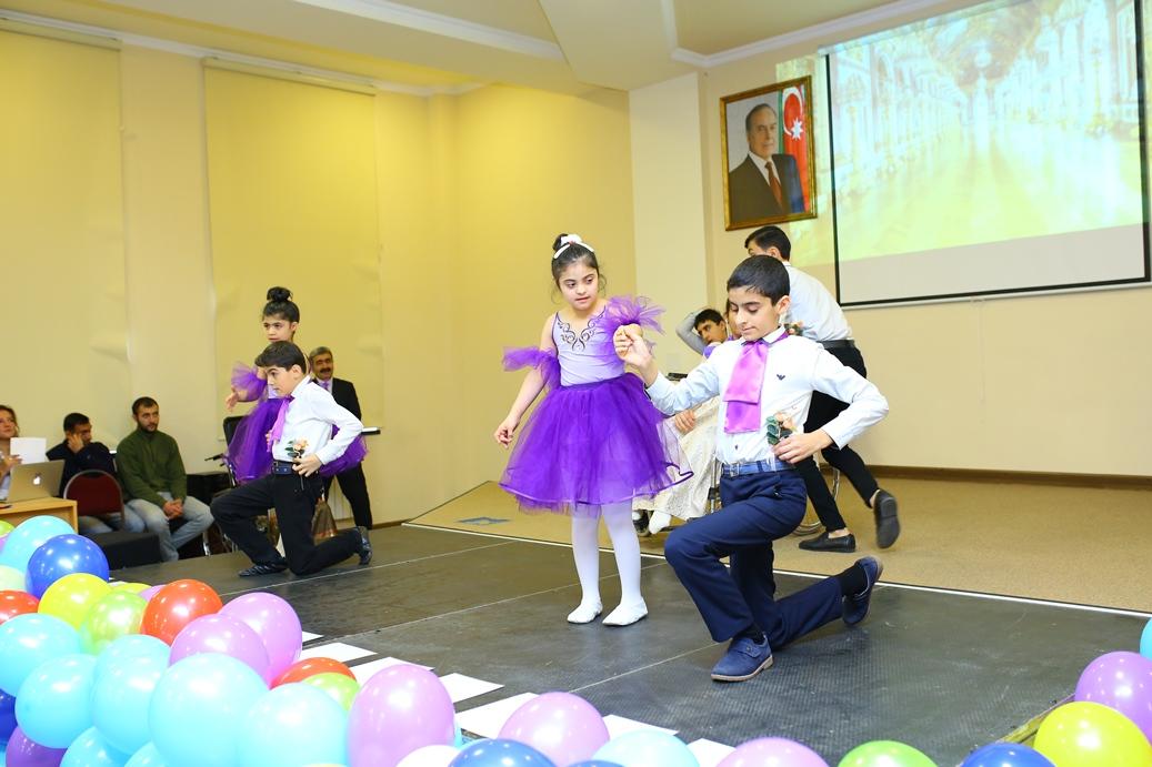 Мода без границ! В Баку прошло дефиле детей с ограниченными возможностями здоровья (ФОТО)