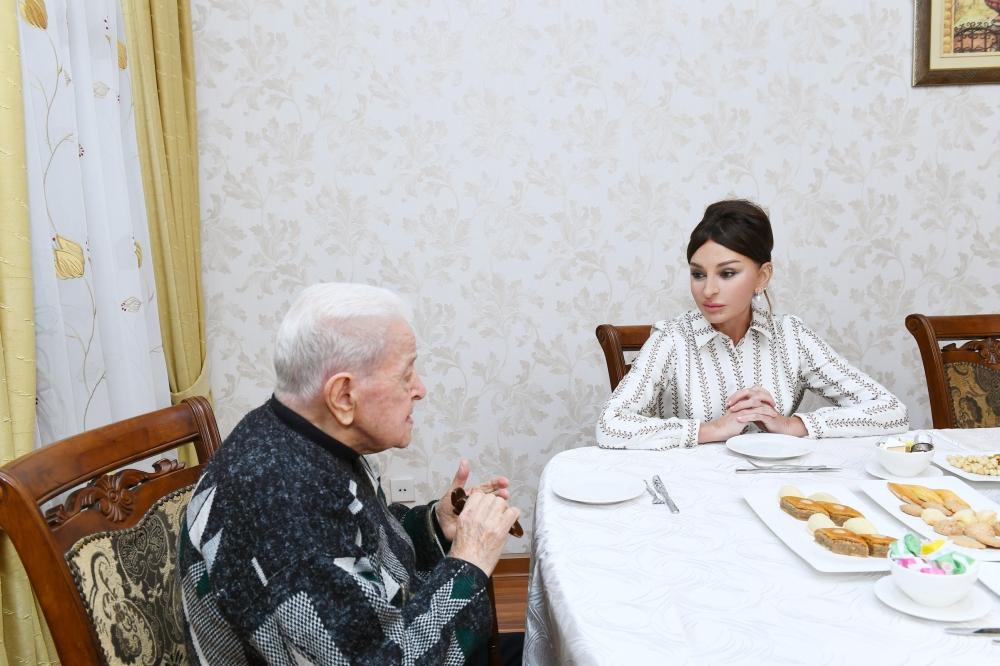 Первый вице-президент Мехрибан Алиева побывала в гостях у народного артиста Алибабы Мамедова (ФОТО)