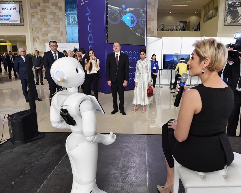 Президент Ильхам Алиев и Первая леди Мехрибан Алиева ознакомились с выставкой “Bakutel-2019” (ФОТО)