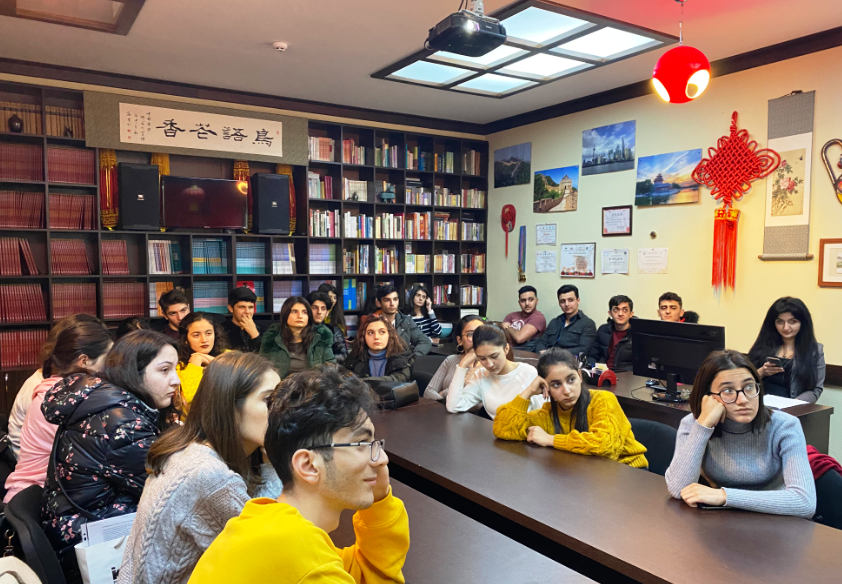 Dillər Universitetində Çin iqtisadiyyatına dair seminar keçirilib (FOTO)