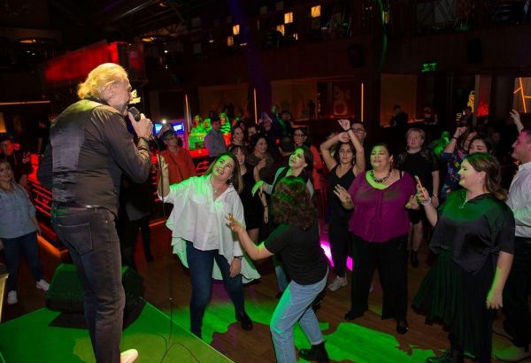 Анатолий Алешин отметил юбилей в Баку дискотекой для среднего поколения (ВИДЕО, ФОТО)