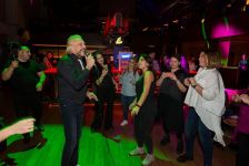 Анатолий Алешин отметил юбилей в Баку дискотекой для среднего поколения (ВИДЕО, ФОТО)