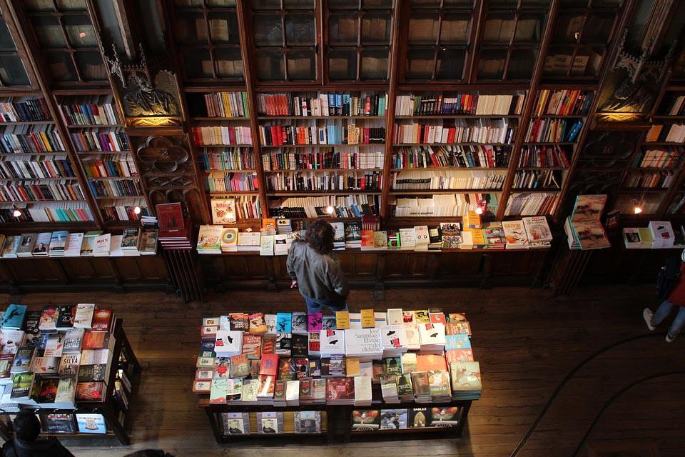 Власти Мексики отозвали своего посла из Аргентины за кражу книги из магазина