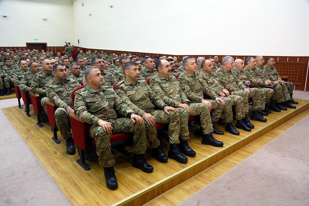 Azərbaycan Ordusunun komandir heyətinin toplanışı keçirilir (FOTO)