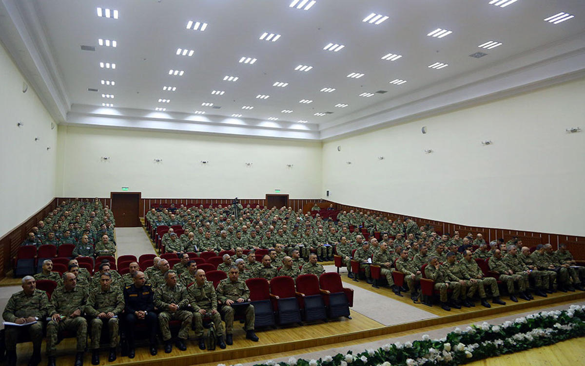 Azərbaycan Ordusunun komandir heyətinin toplanışı keçirilir (FOTO)