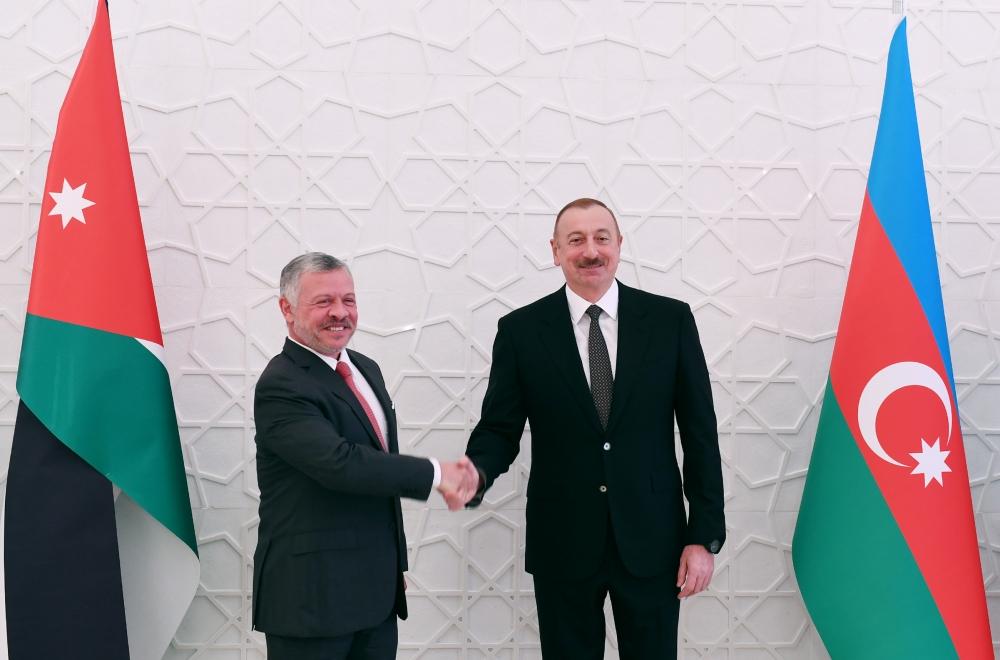 В Баку состоялась церемония официальной встречи короля Иордании (ФОТО)