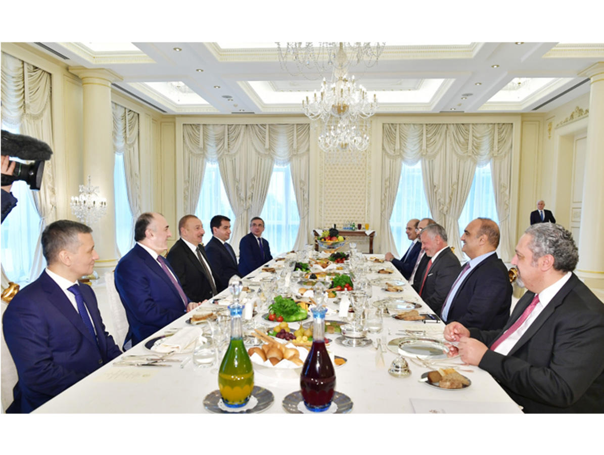 Azərbaycan Prezidenti İlham Əliyev İordaniya Kralı II Abdullah ilə işçi nahar edib (FOTO)