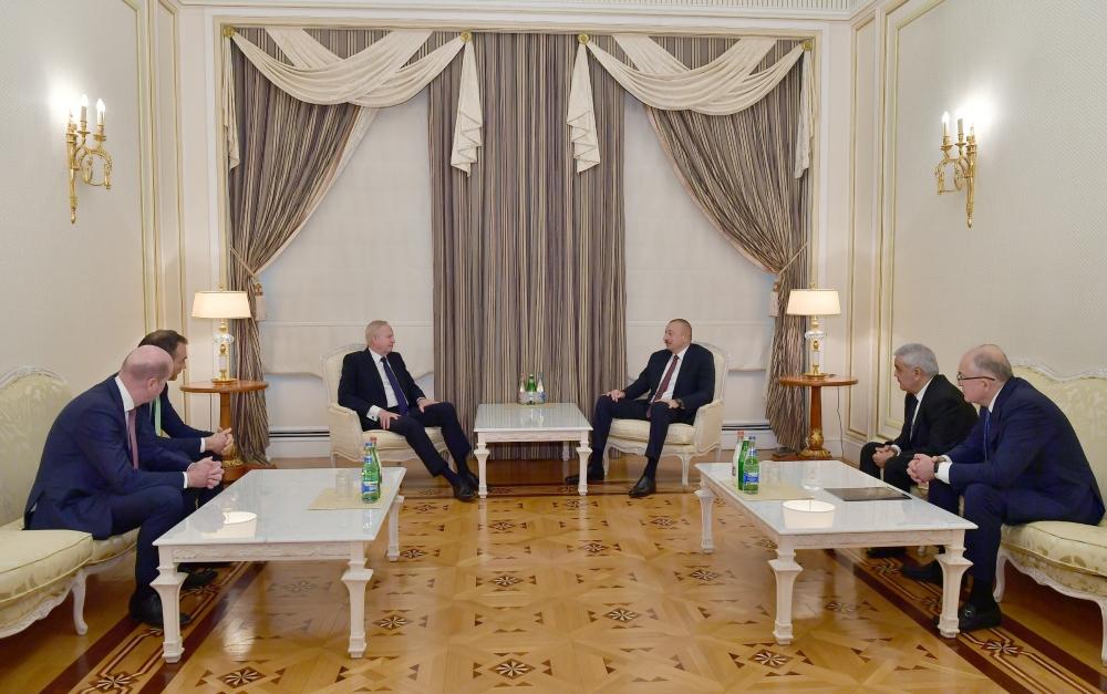 President Ilham Aliyev receives BP Chief Executive Officer (PHOTO)