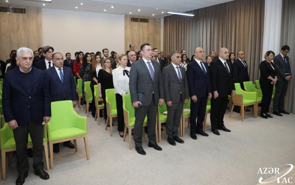 В ОАО ”Азербайджанская промышленная корпорация" состоялось мероприятие, посвященное дню почтения памяти общенационального лидера Гейдара Алиева (ФОТО) - Gallery Image