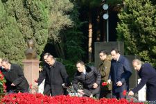Общественность Азербайджана чтит память  великого лидера Гейдара Алиева (ФОТО)