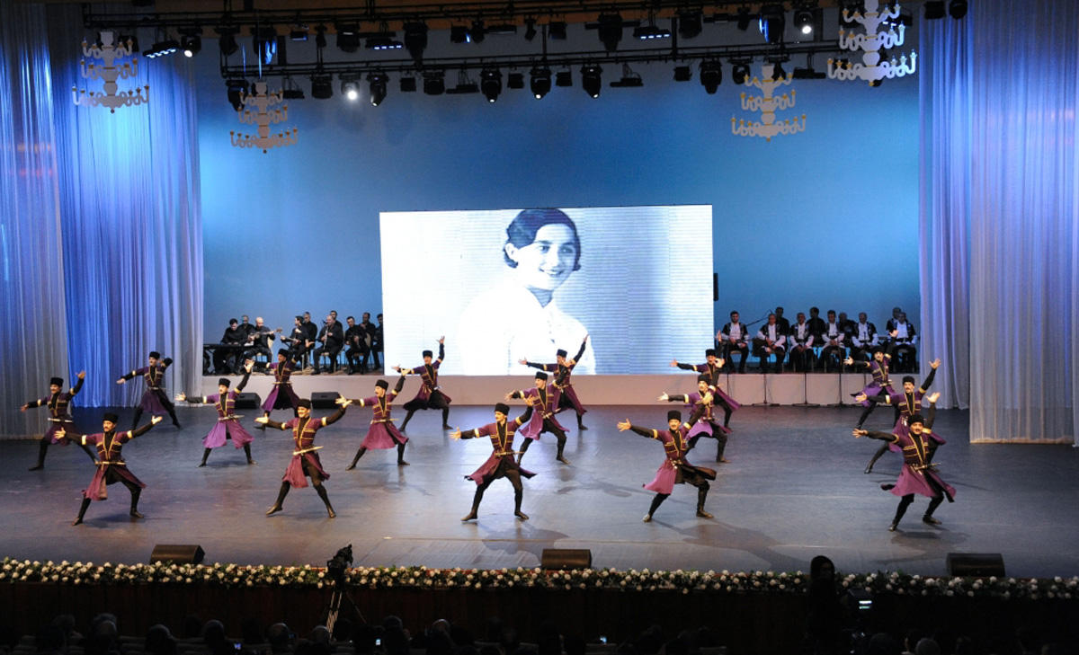 В Баку торжественно отметили 100-летие Королевы азербайджанского танца (ФОТО)