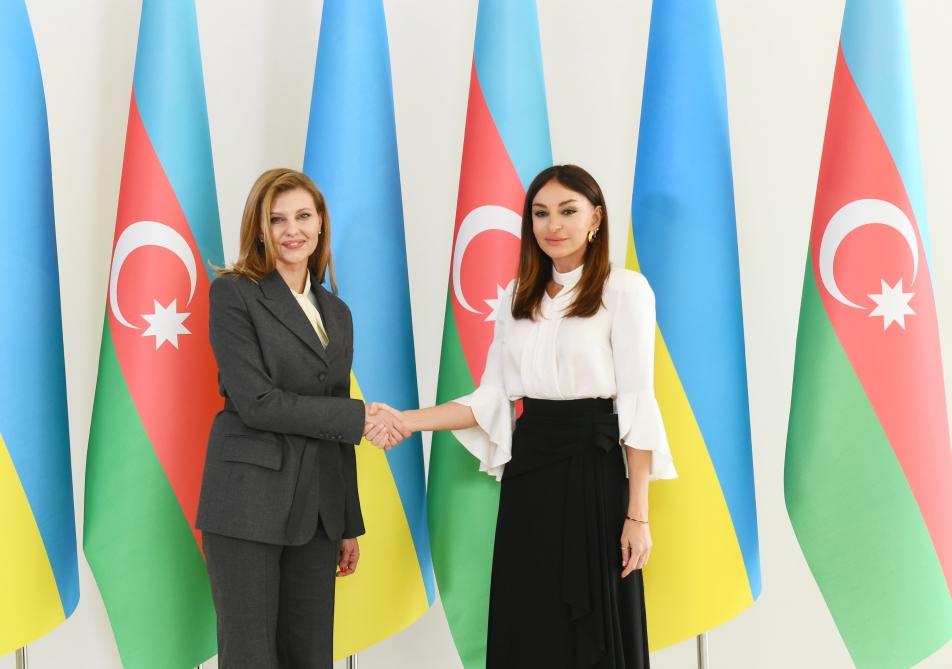 Azerbaijan's First VP meets Ukrainian first lady (PHOTO)