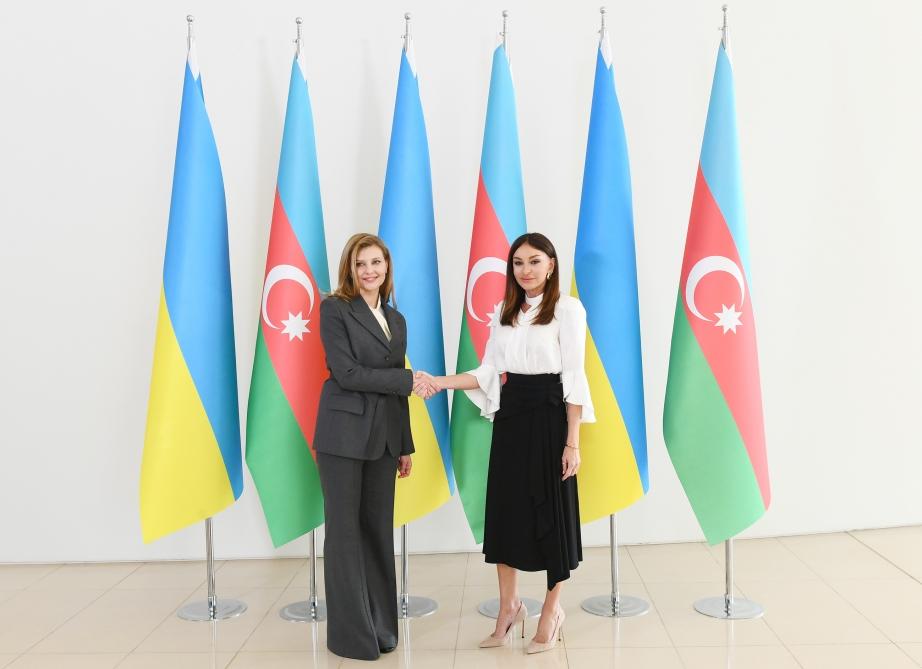 Azerbaijan's First VP meets Ukrainian first lady (PHOTO)