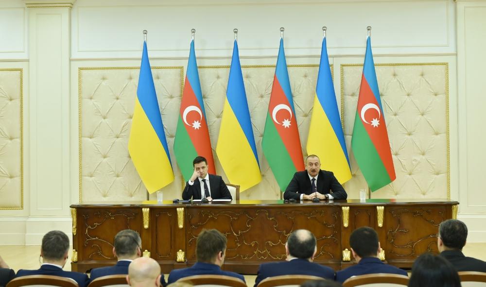 Президенты Азербайджана и Украины выступили с заявлениями для прессы (ФОТО) (версия 3)