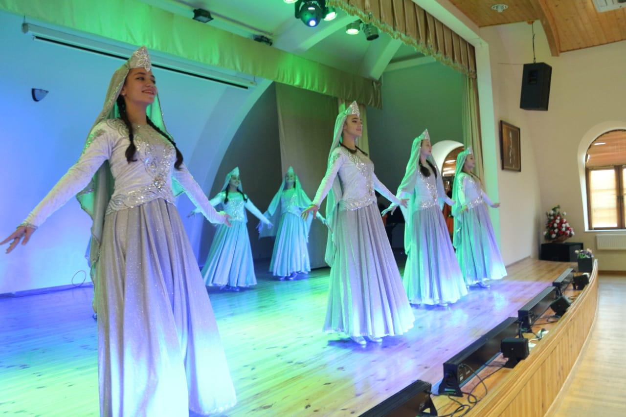 В Баку прошел танцевальный фестиваль, посвященный Национальному герою Азербайджана Альберту Агарунову (ФОТО)