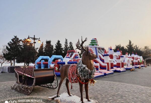 Бакинский бульвар украшен в новом дизайне (ФОТО)