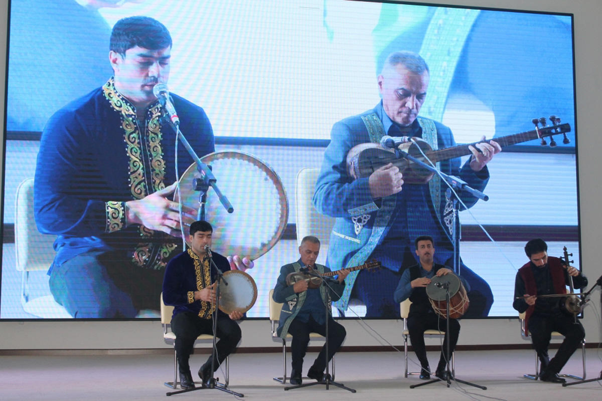 Из Азербайджана в Узбекистан с любовью, красотой и музыкой (ФОТО)