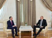 Президент Ильхам Алиев принял председателя Мажилиса Парламента Казахстана (ФОТО) (версия 2)