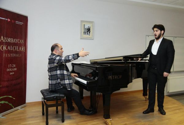 Известные азербайджанские артисты делятся опытом с молодежью (ФОТО)
