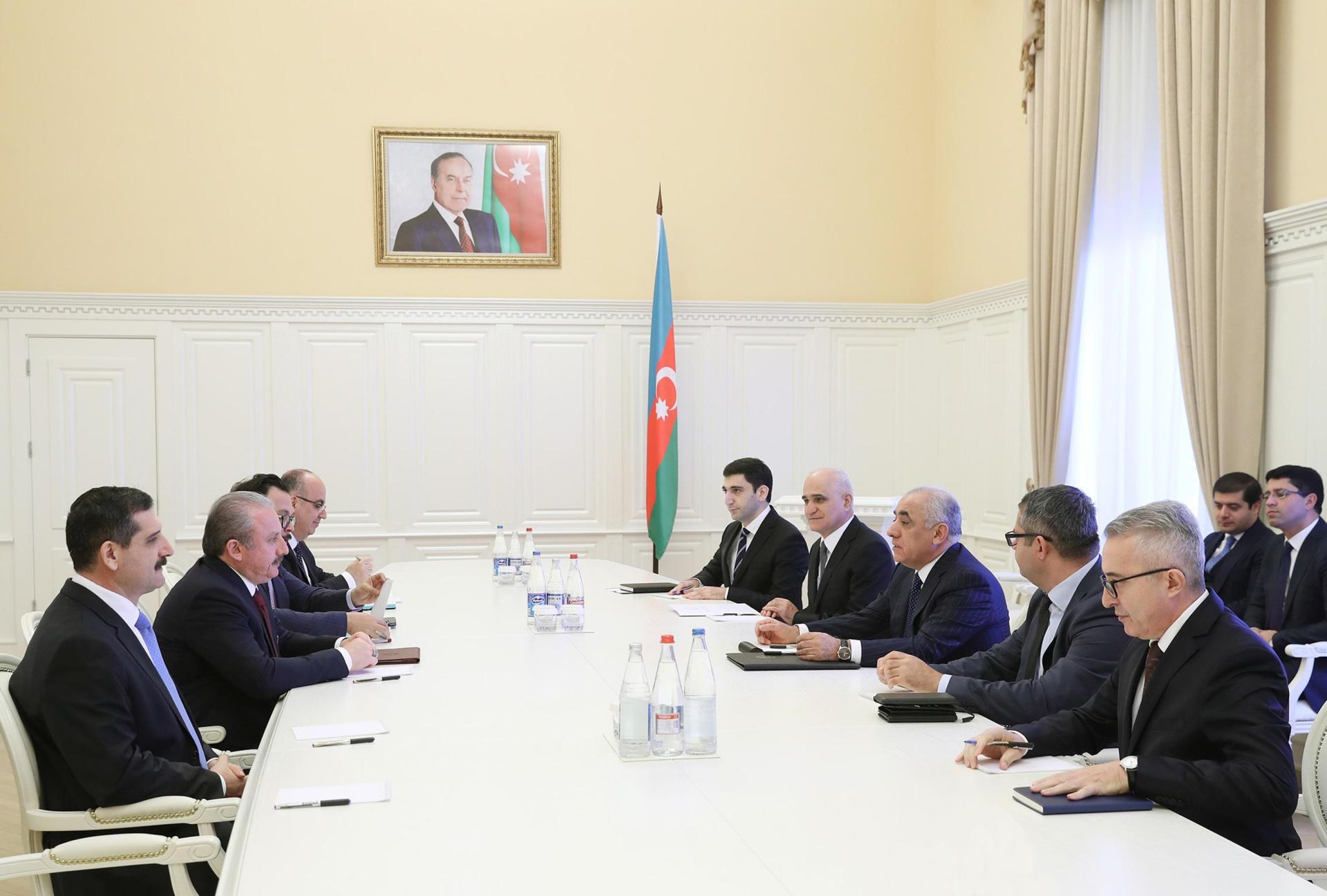 Али Асадов встретился с председателем Великого национального собрания Турции