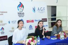 Members of Azerbaijan's national rhythmic gymnastics team meet with young athletes (PHOTO)