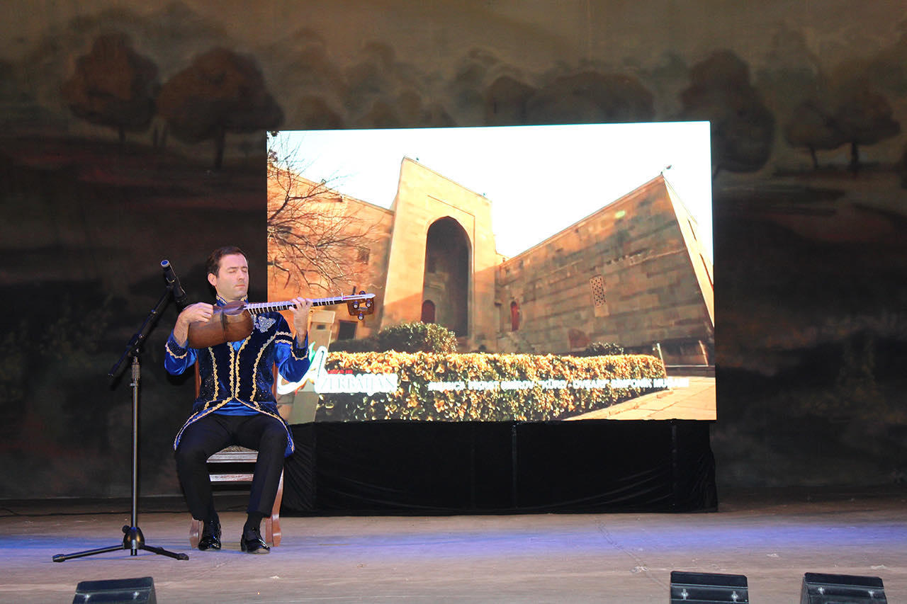 Из Азербайджана в Узбекистан с любовью, красотой и музыкой (ФОТО)