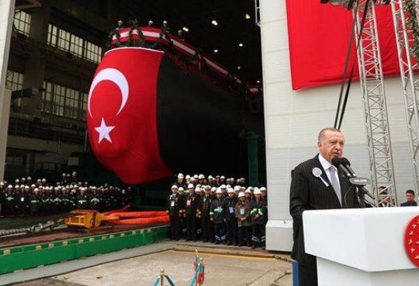 Первую собранную в Турции подводную лодку типа 214 TN спустили на воду