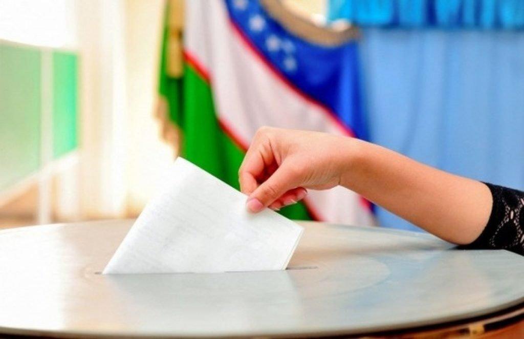 В Узбекистане председателям окружных избирательных комиссий вручены удостоверения