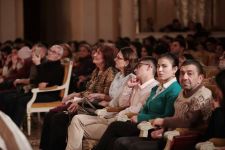 Звезды азербайджанской оперы поздравили с Новым годом (ФОТО)