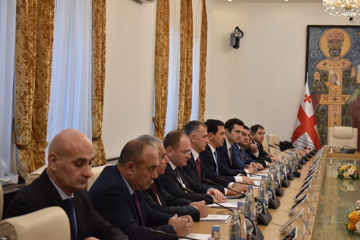 Azerbaijani FM meets speaker of Georgian parliament (PHOTO)