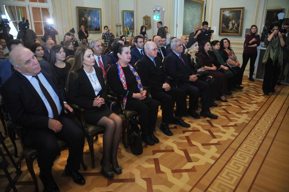 Азербайджанским звездам и деятелям культуры вручены государственные награды (ФОТО)