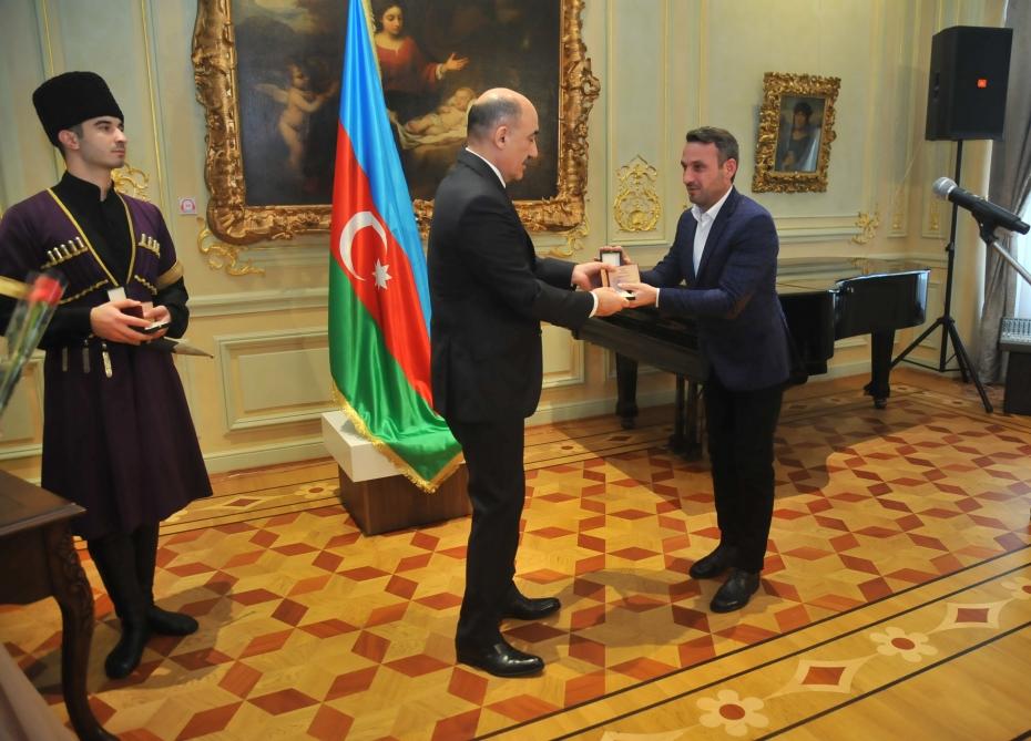 Азербайджанским звездам и деятелям культуры вручены государственные награды (ФОТО)