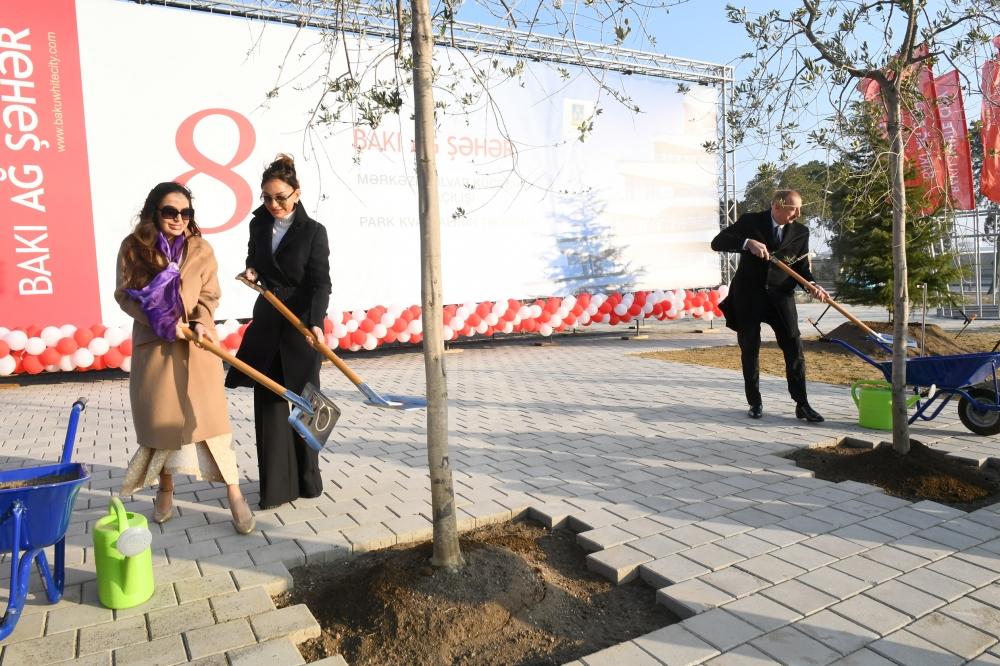 Президент Ильхам Алиев принял участие в открытии Центральной бульварной улицы в «Баку Белый город» (ФОТО) (Версия 2)