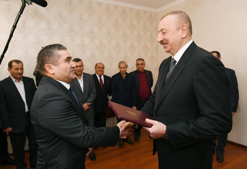 Состоялась церемония предоставления квартир и автомобилей инвалидам Карабахской войны и приравненным к ним лицам
В церемонии принял участие Президент Ильхам Алиев (ФОТО)