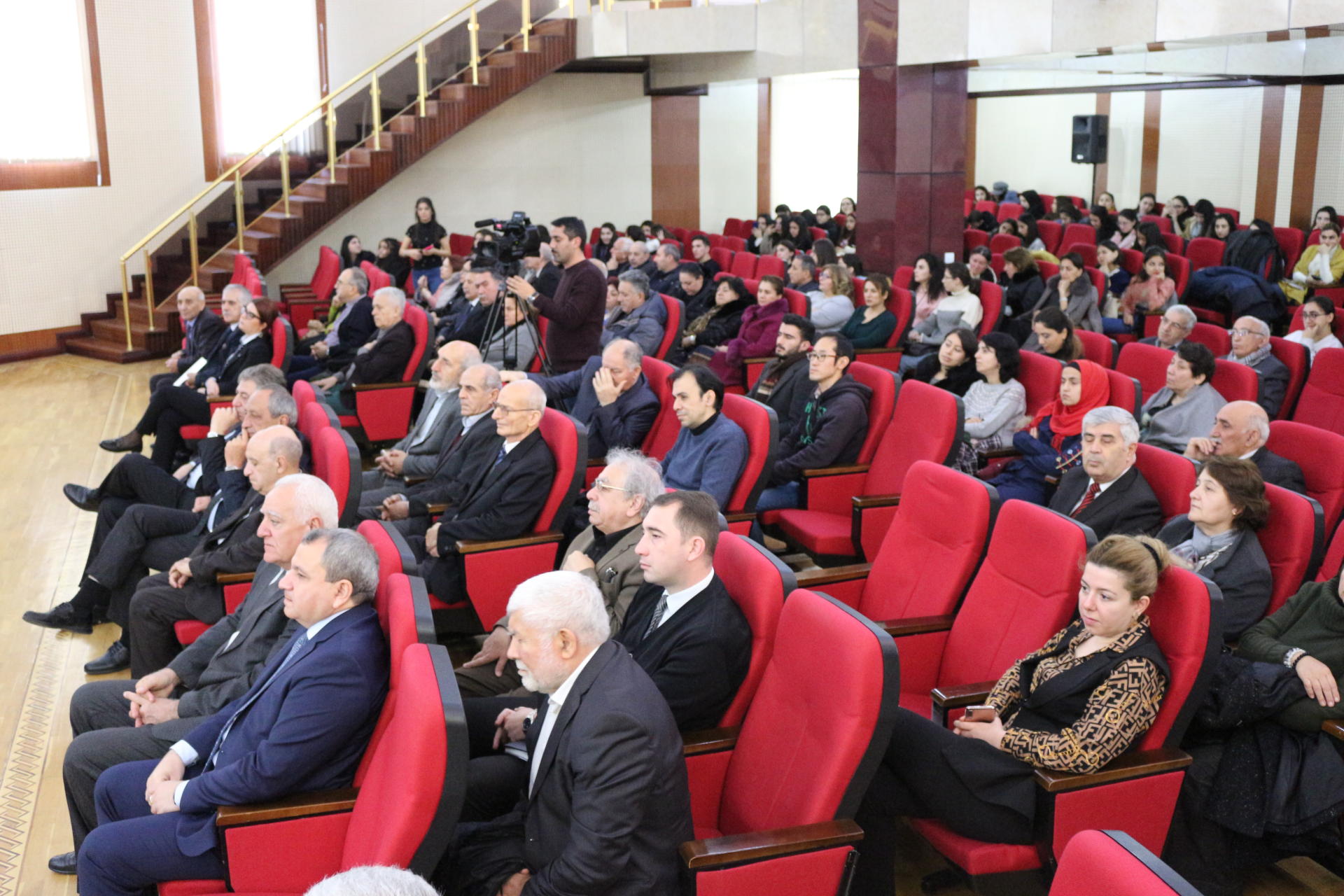 В БГУ физики Азербайджана и Японии провели семинар (ФОТО)