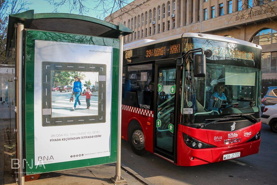 Еще два автобусных маршрута в Баку переходят на безналичную оплату (ФОТО)