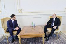 Президент Ильхам Алиев принял верительные грамоты нового посла Израиля (ФОТО) (версия 2)