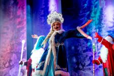 Новогодний звездопад в Баку -  пять Дедов Морозов и одна Снегурочка (ФОТО, ВИДЕО)