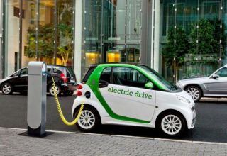 İngiltərədə elektromobillər üçün yüz minlərlə enerji doldurma məntəqəsi yaradılacaq