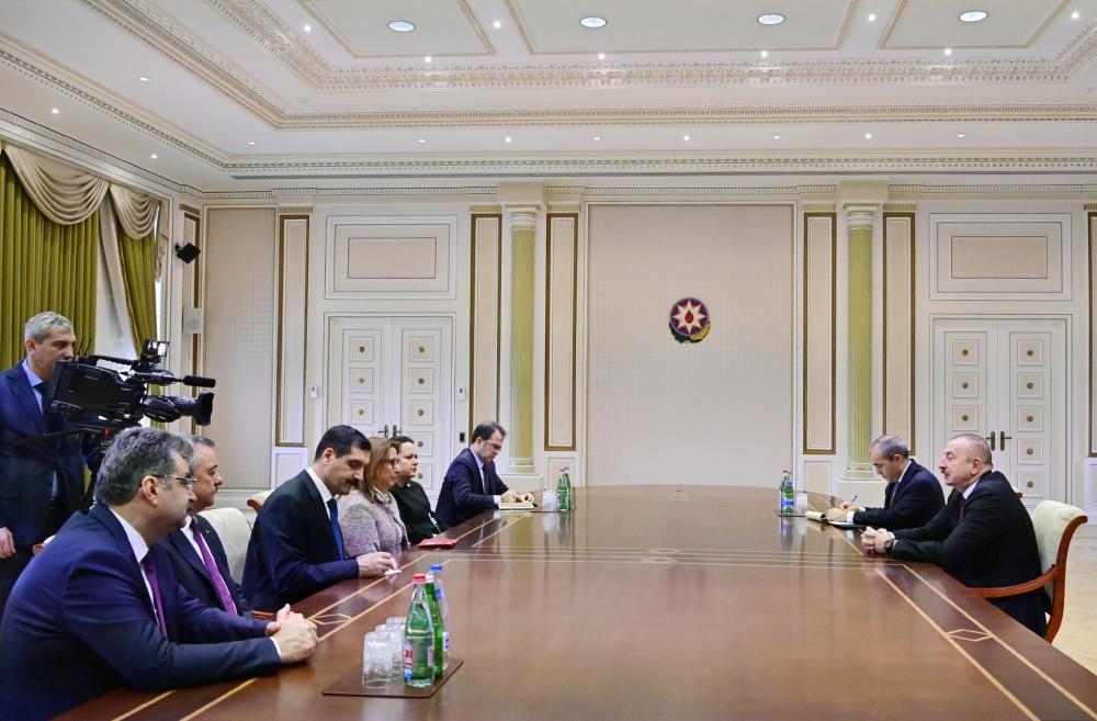 Президент Ильхам Алиев принял делегацию во главе с министром торговли Турции (ФОТО)