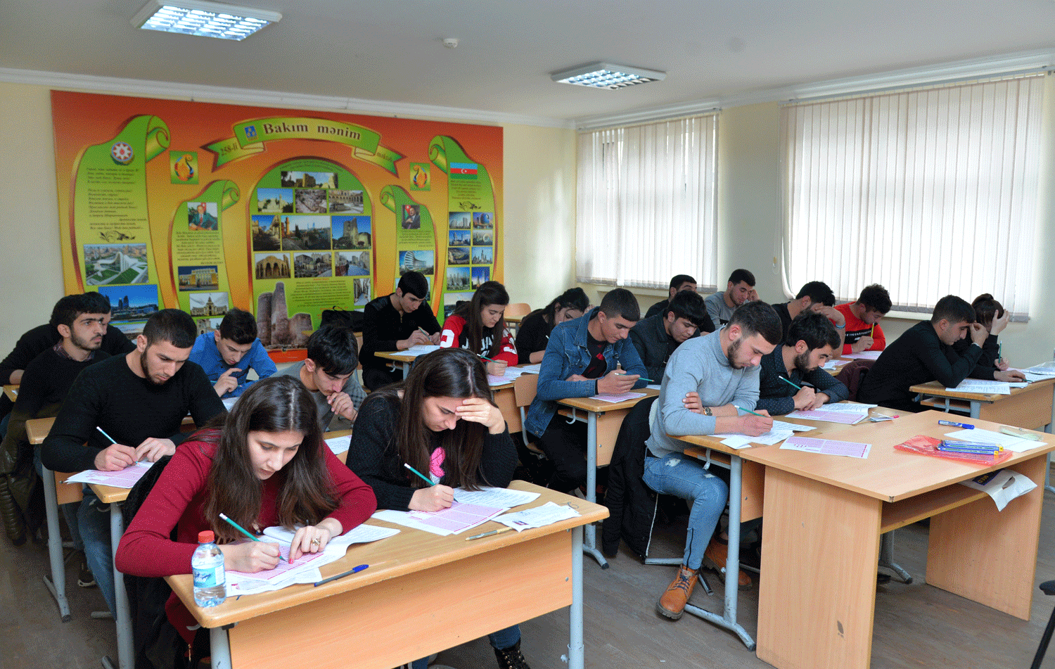 В вузах Азербайджана продлен учебный год (ФОТО)