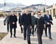 Президент Ильхам Алиев и Первая леди Мехрибан Алиева ознакомились с работами, проведенными в туристическом центре «Шахдаг» (ФОТО/ВИДЕО)