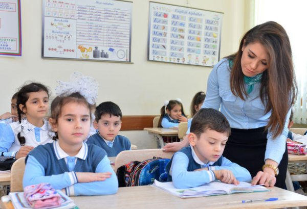 Названо число учителей, принятых на работу в бакинские школы