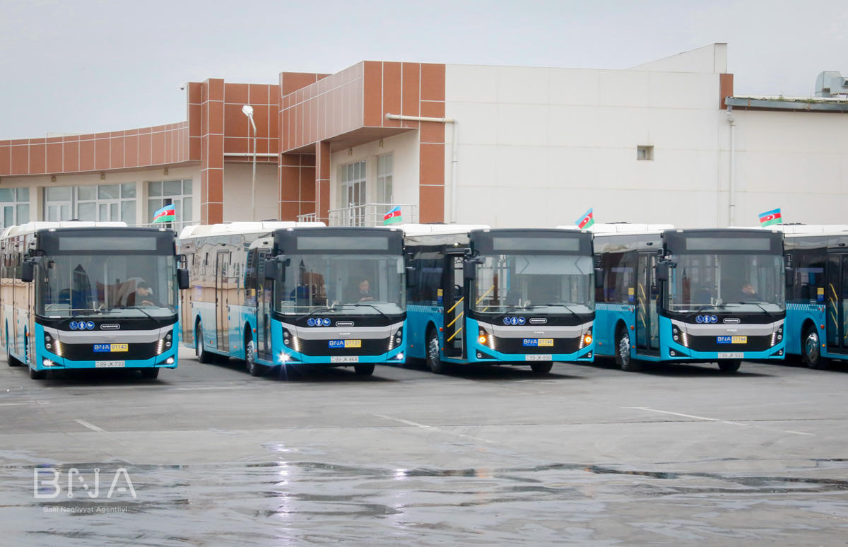 Bakıda 160 saylı marşruta yeni avtobuslar verildi (FOTO)
