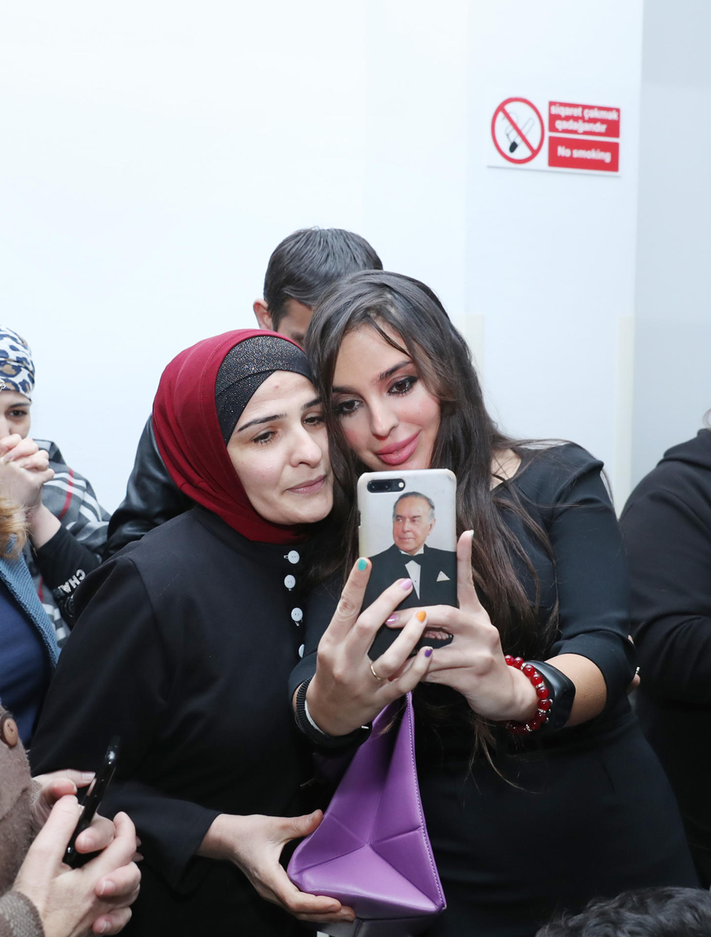 VP of Heydar Aliyev Foundation Leyla Aliyeva meets with children undergoing treatment at National Hematology & Transfusion Center (PHOTO)